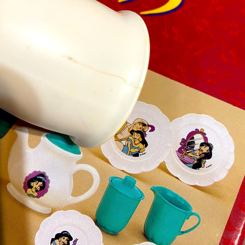 Disney Store Exclusive Vintage 90’s Aladdin & Princess JasmineTea Set - Picture 14 of 14